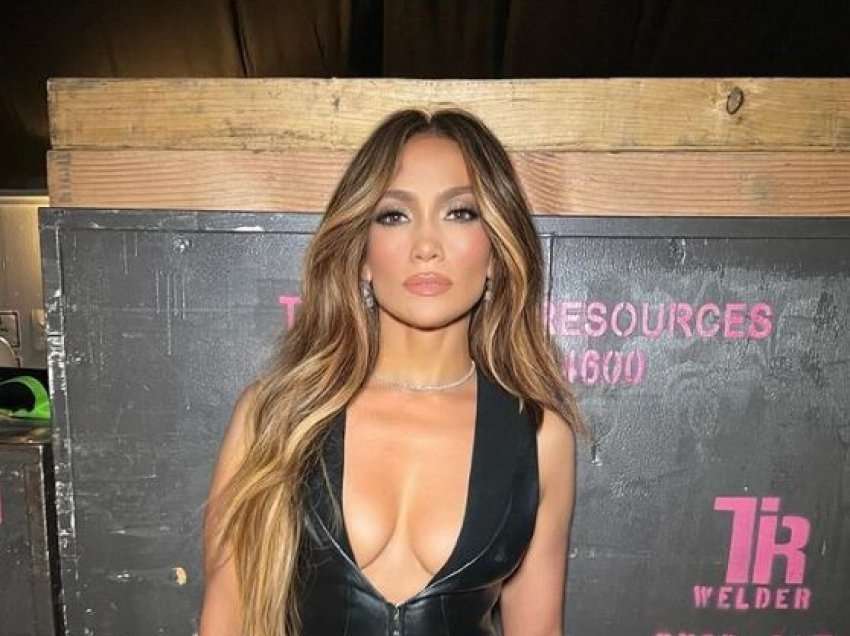 “Po jetojmë në një Amerikë që…”-Jennifer Lopez reagon ashpër në rrjetet sociale pas shfuqizimit të së drejtës për abortin