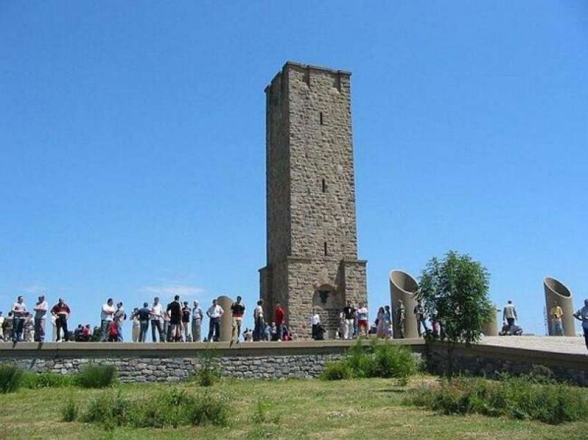 Blerim Latifi: Si e hëngrën gënjeshtrën trupat e NATO-s për monumentin e Betejës së Fushë Kosovës i ngritur në Gazimestan