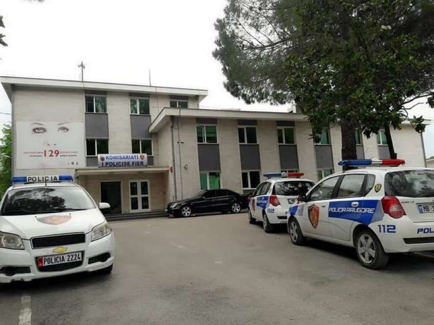 Fier/ Kundërshtuan punonjësit e Policisë, vihen në pranga 4 të rinj