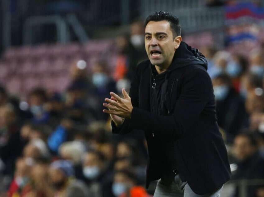 Xavi u jep leje 3 futbollistëve që të largohen nga “Camp Nou”