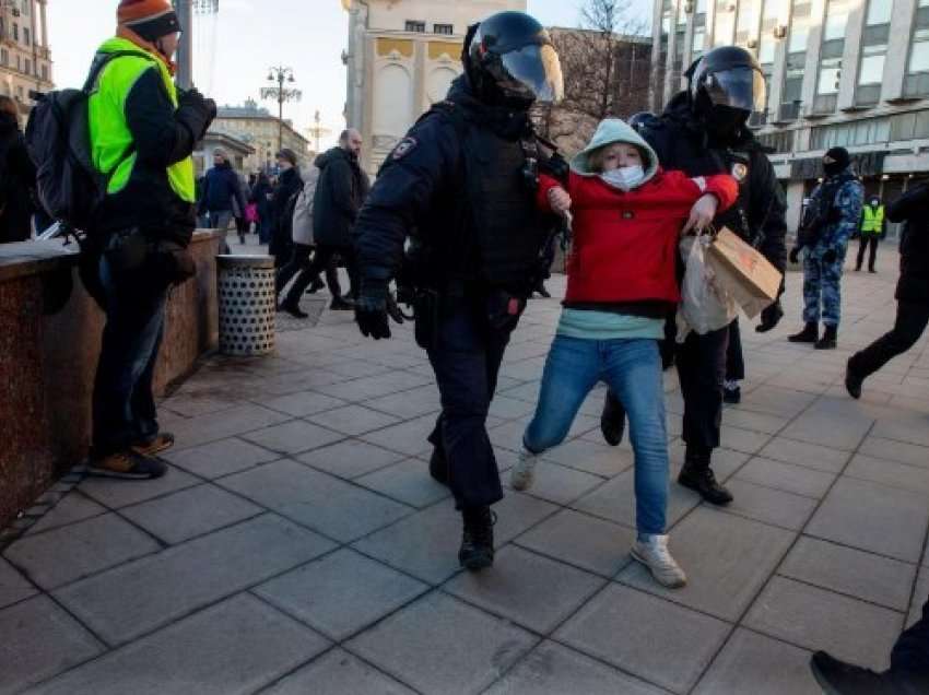 Oligarkët rusë jetojnë në terror, ja kur mund ta shesin ata Putinin