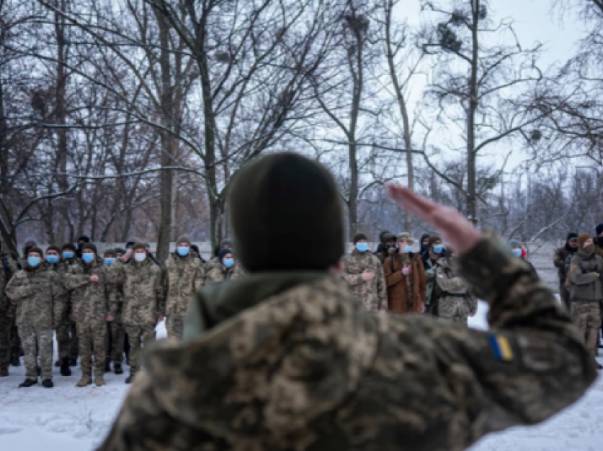 Ambasada e Ukrainës del me detaje për vullnetarët shqiptarë që duan t’i bashkohen luftës