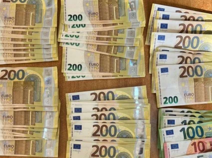 Nuk deklaroi mijëra euro në kufi, procedohet penalisht një shtetas maroken në Rinas