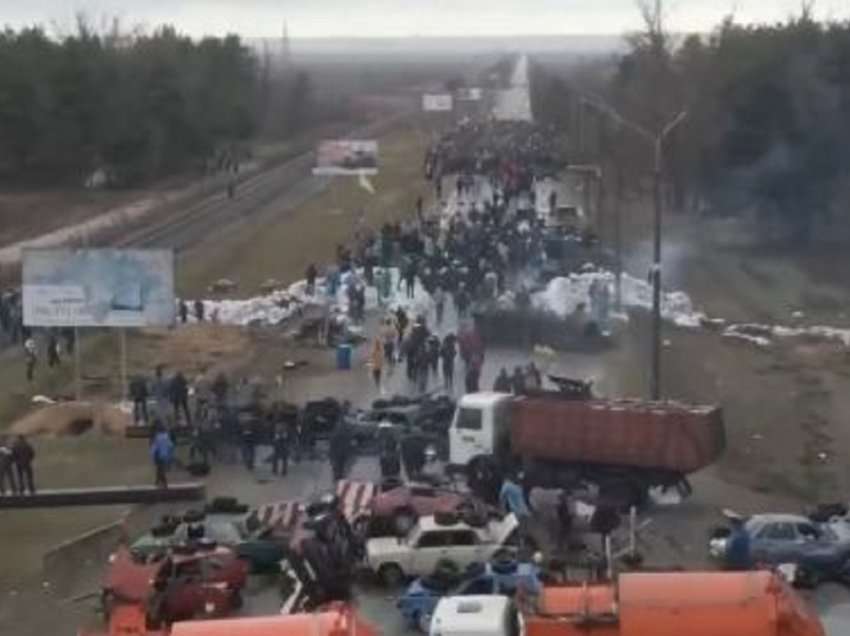 Ukrainasit ndalin ushtrinë ruse, i bllokojnë hyrjen në centralin bërthamor