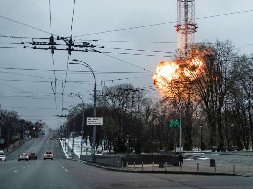 NATO e shqetësuar: Rusia po përdor municione të ndaluara në Ukrainë