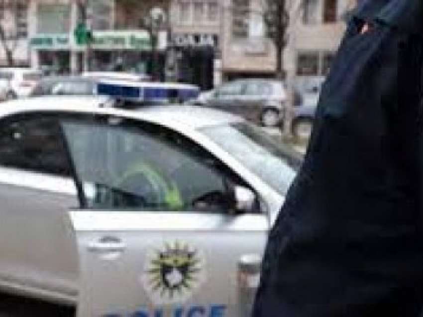 ​Policia në Mitrovicë sekuestron dy armë