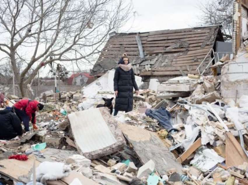 Kështu duket Markhalivka një ditë pas goditjes së sulmeve ajrore