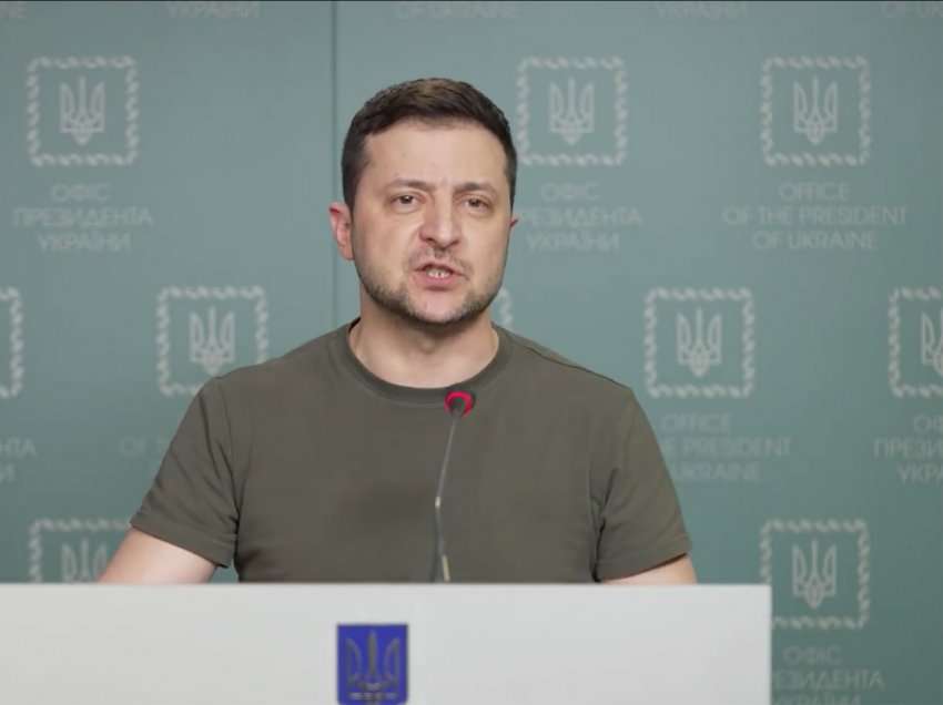 Presidenti Volodymyr Zelensky u kërkon ukrainasve të vazhdojnë rezistencën