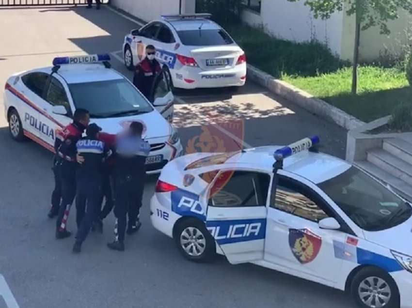 Drejtuan mjetin në mënyrë të parregullt, arrestohen tre persona në Vlorë