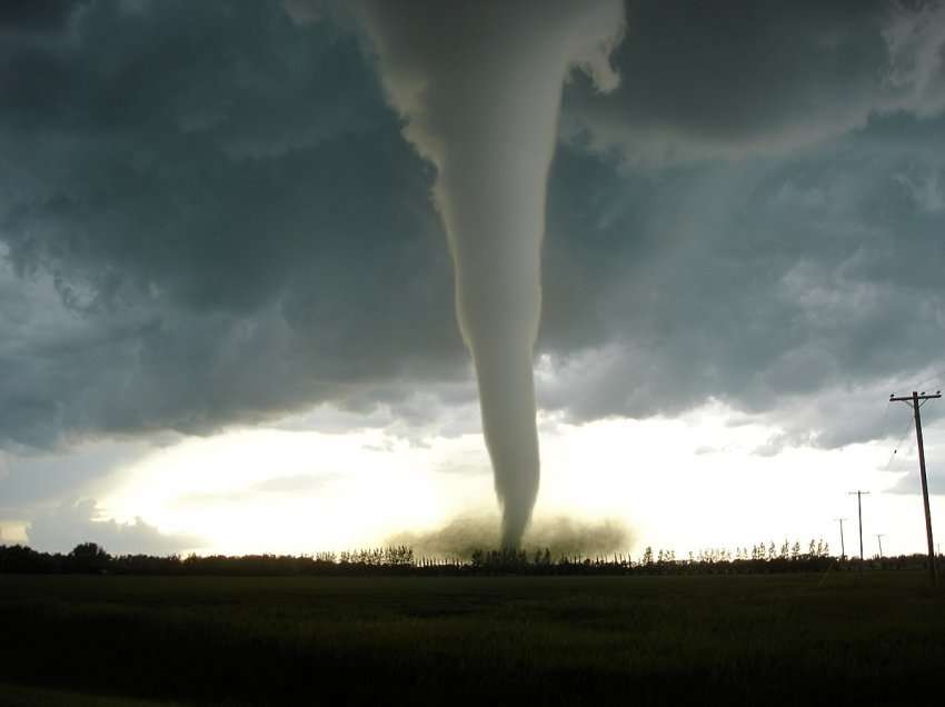 Shtatë të vdekur pasi tornadot godasin Ajovën