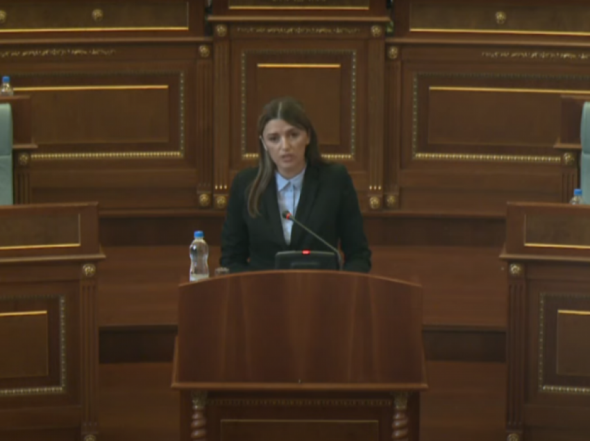 Haxhiu: Të bashkohemi në një ide, që asnjëherë më në këtë Kuvend të mos fyhen deputetet apo gratë e kabinetit qeveritar