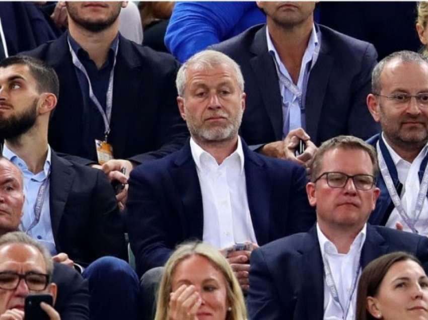 ​Sanksionohet Abramovich, bllokohet shitja e Chelseat