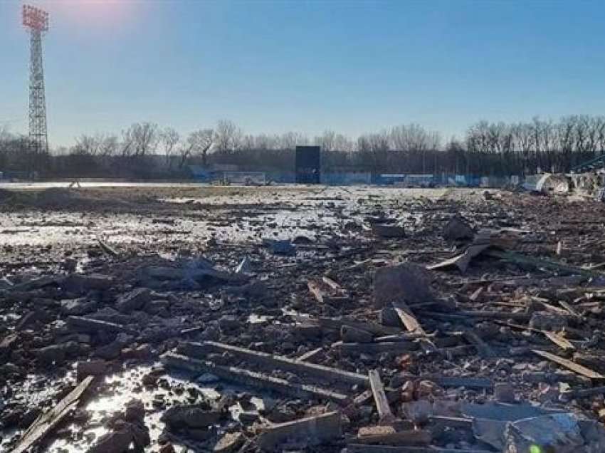 Stadiumi ukranias bombardohet nga forcat ruse 