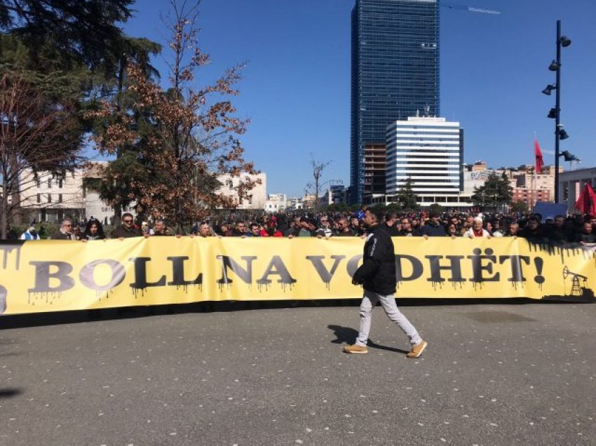 “Boll na vodhët”, mijëra qytetarë në këmbë për rritjen e çmimeve, protesta vazhdon edhe nesër