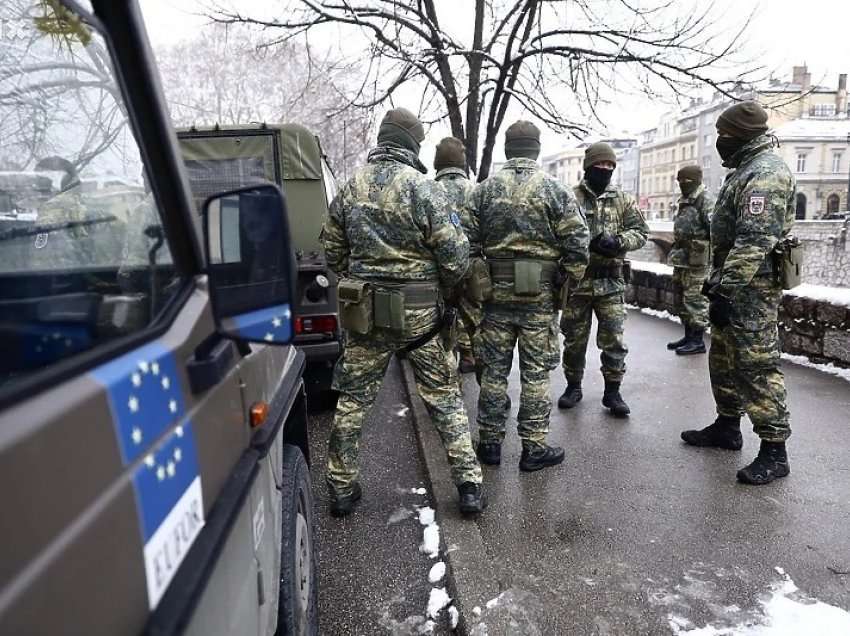 Radha pas Ukrainës? Ish-diplomati britanik: Perëndimi i tronditur me sinjal të qartë për serbët, ky është interesi rus në Bosnjë