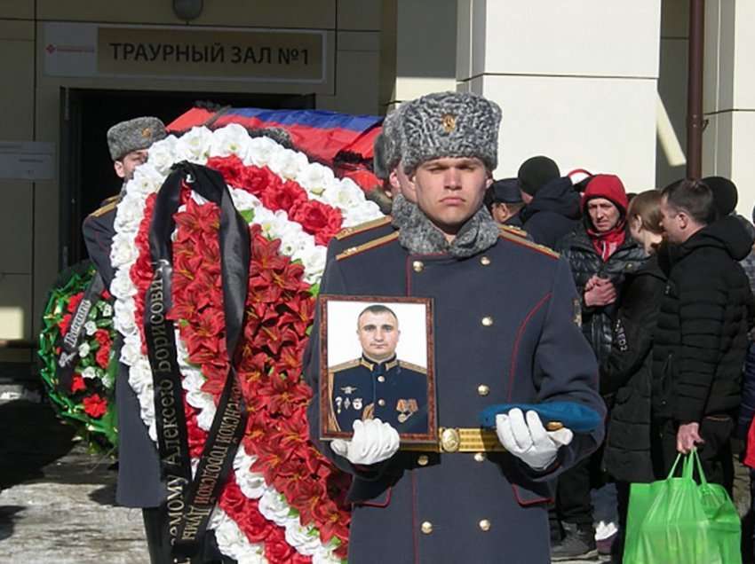 “Pse ne duhej t’i dërgonim djemtë tanë në këtë ferr?”/ Vazhdon tmerri për rusët: Vritet edhe një kapiten i shërbimit rus 