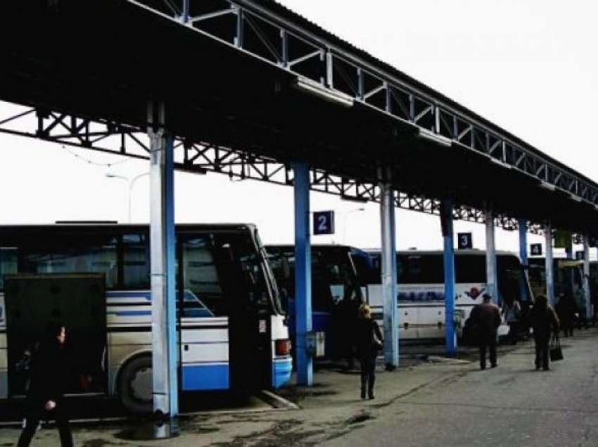 Ministria e Infrastrukturës i përgjigjet Shoqatës së Transportuesve: Të zbatohet vendimi i biletave