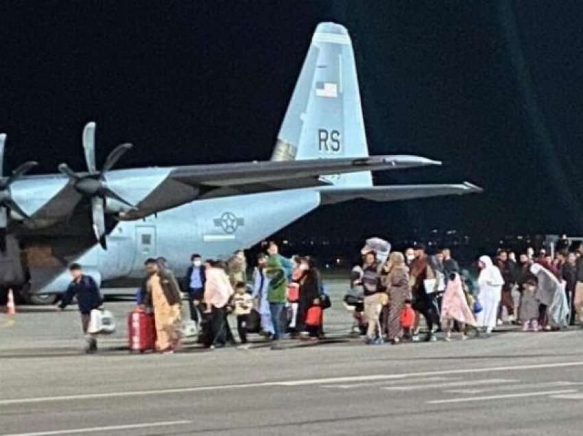 Sveçla dhe Hovenier i nisin për ShBA edhe 150 afganë të tjerë nga Kosova