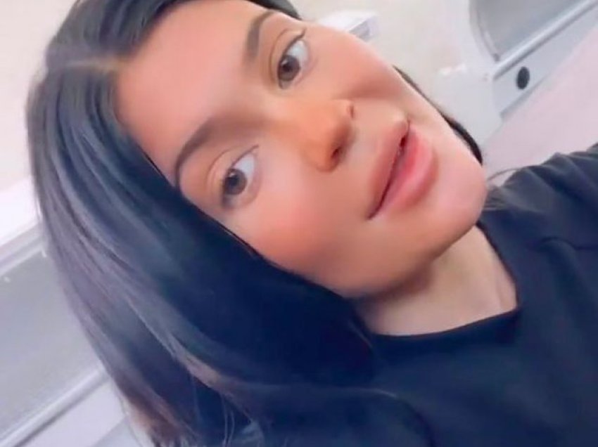 Kylie Jenner ka kaluar një periudhë të vështirë pas lindjes dhe ka diçka për t'u thënë të gjitha nënave