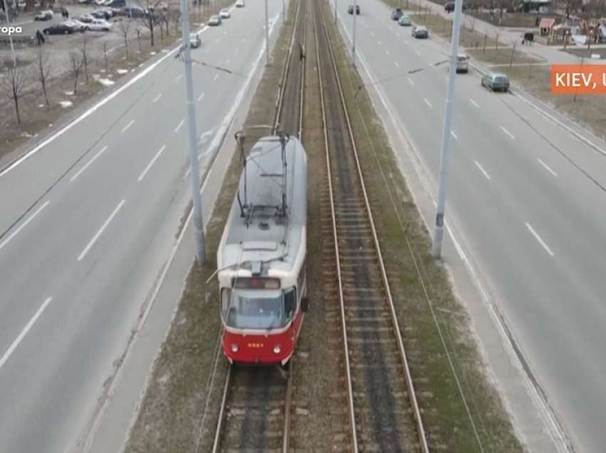 Tramvaji i Kievit s’ndalet pavarësisht luftës