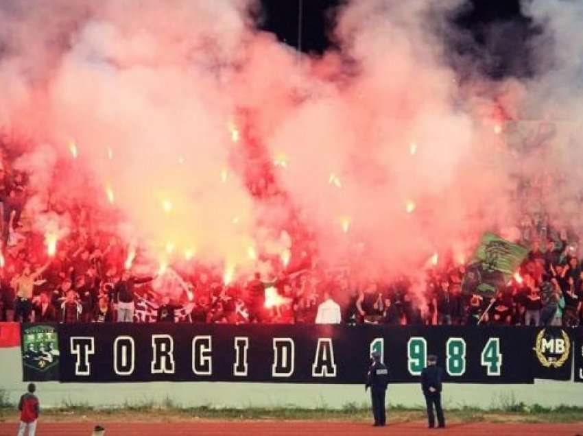 Torcida nga Mitrovica feston 38-vjetorin e themelimit