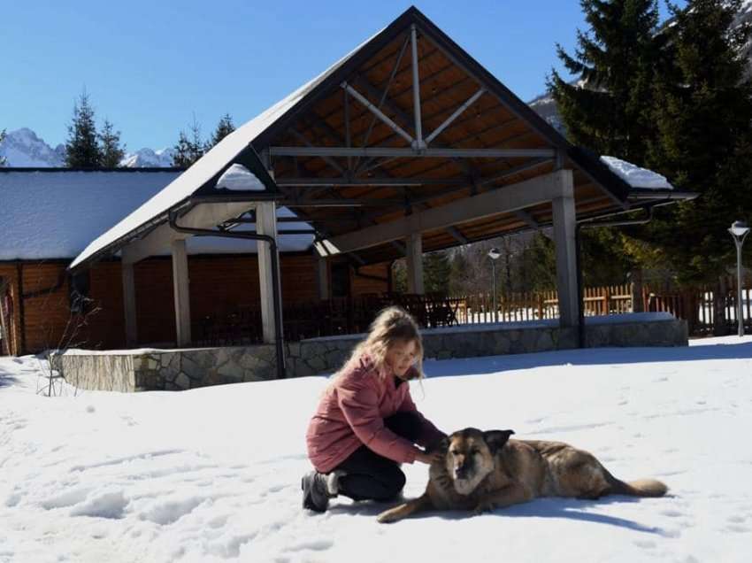 Rama e nis ditën me pamje nga Valbona: Destinacioni kryesor për aventurat e majave me dëborë