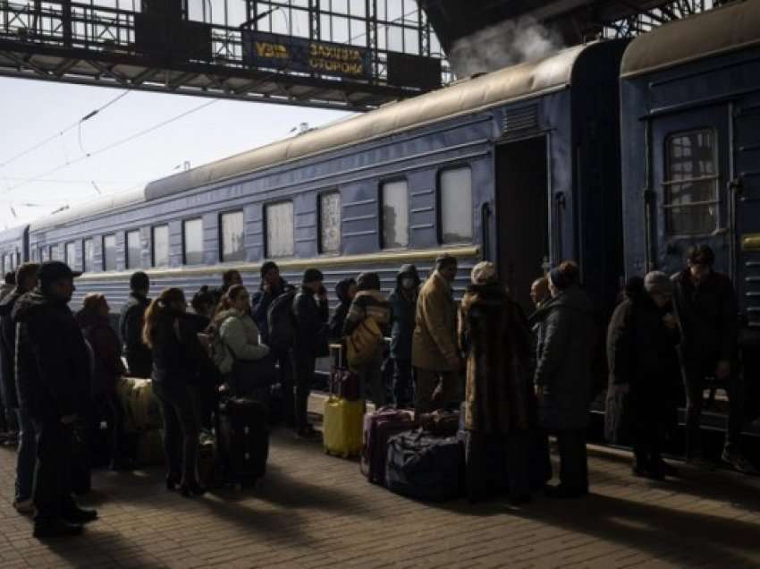 ​Më shumë se 7200 njerëz evakuohen nga Mariupoli të dielën