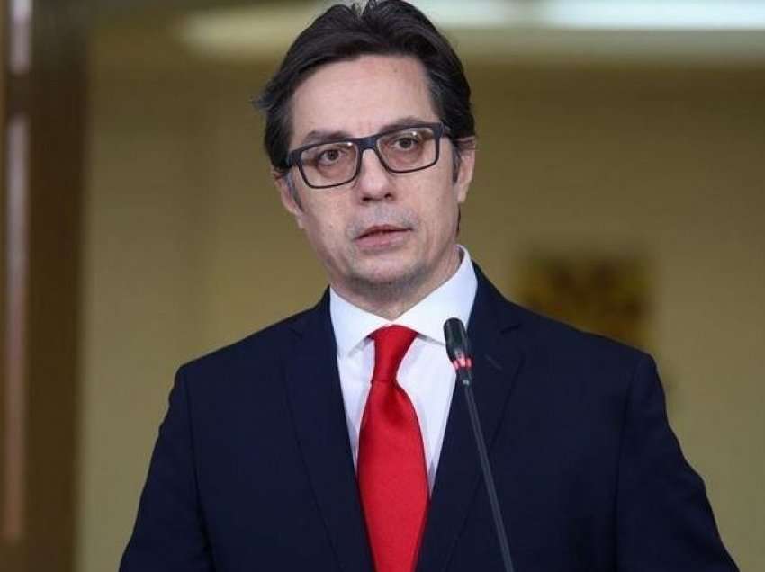 Pendarovski: Gjuhët e zjarrta të luftës t’i zëvendësojmë me gjuhën e diplomacisë, artit dhe dashurisë