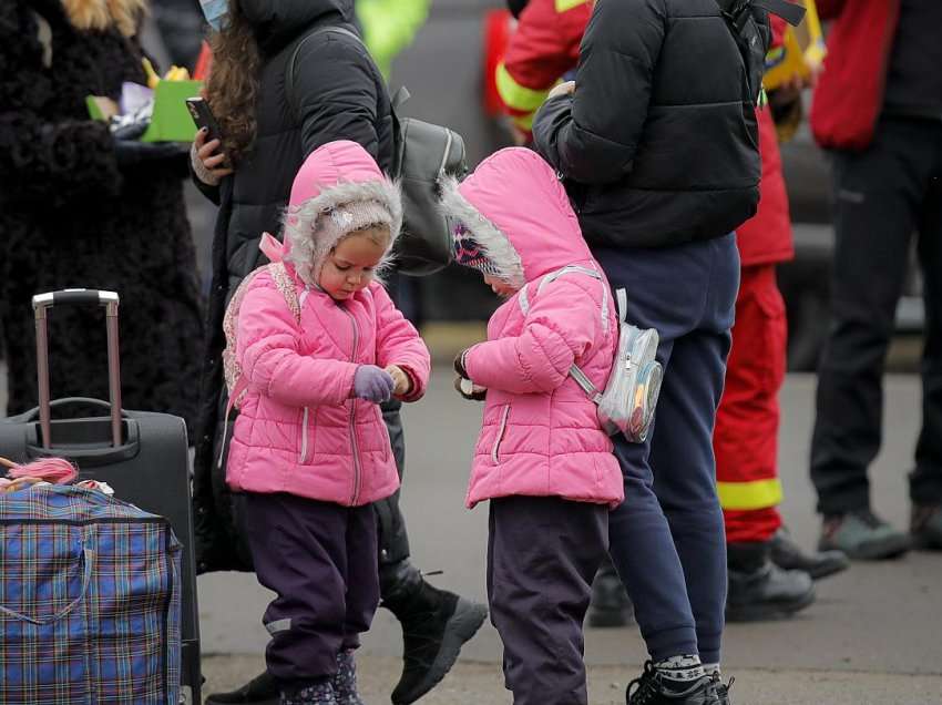 Për refugjatët ukrainas janë lëshuar 10,200 viza nga Britania