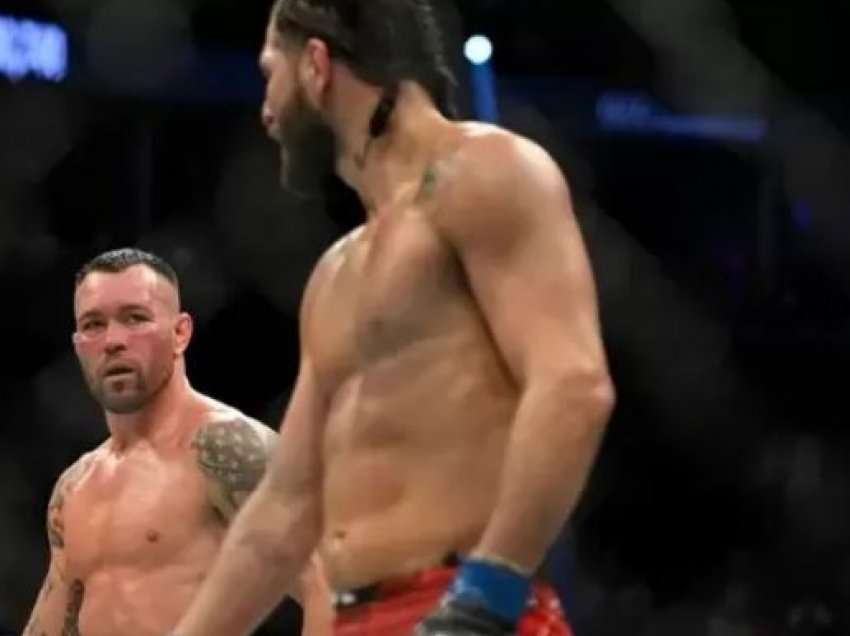 Masvidal mbante një maskë anti-Covid në fytyrë... 