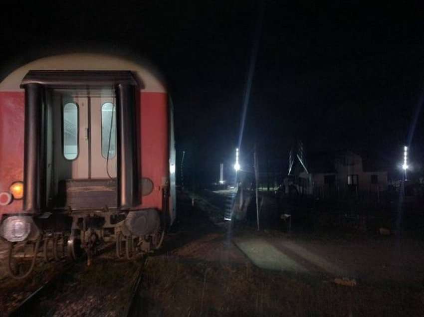 Aksident i rëndë, treni godet veturën në Pejë