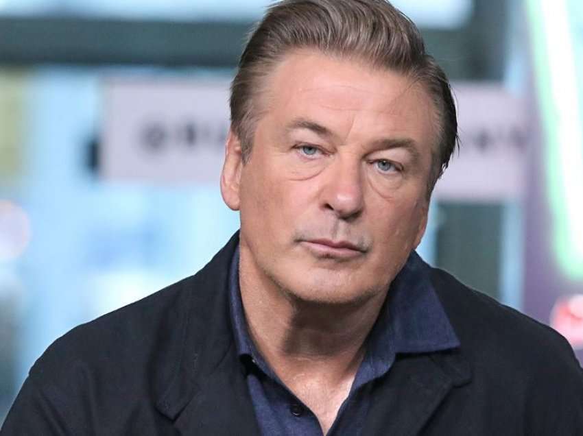 Alec Baldwin pritet t’i rikthehet aktrimit