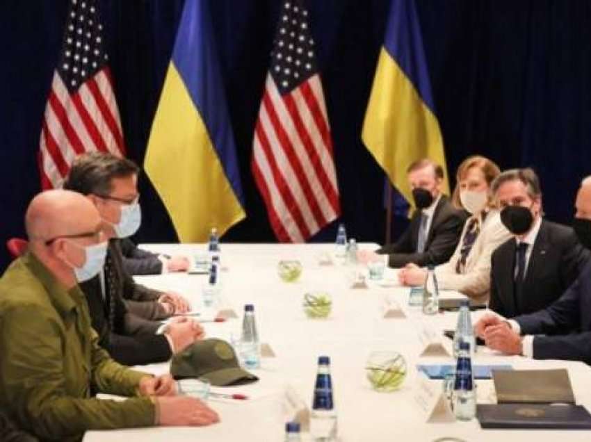 Biden premton më shumë ndihmë ushtarake për Ukrainën