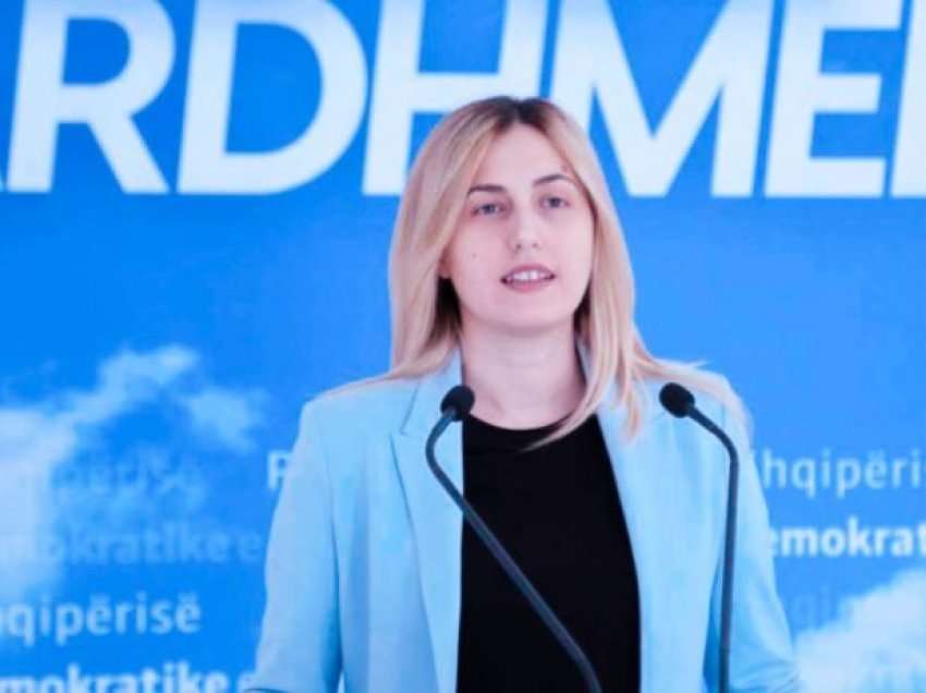 Deputetja e PD sjell 4 propozime: Të takohet i gjithë grupi demokrat pa përjashtim, të flasim dhe të shihemi sy më sy