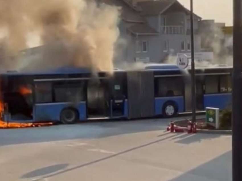 Bëhet shkrumb autobusi urban në Prishtinë