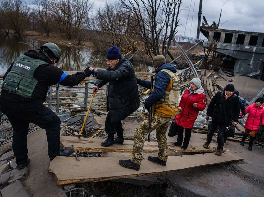 Presidenca ukrainase raporton se më shumë se 5000 njerëz janë evakuuar sot përmes korridoreve humanitare