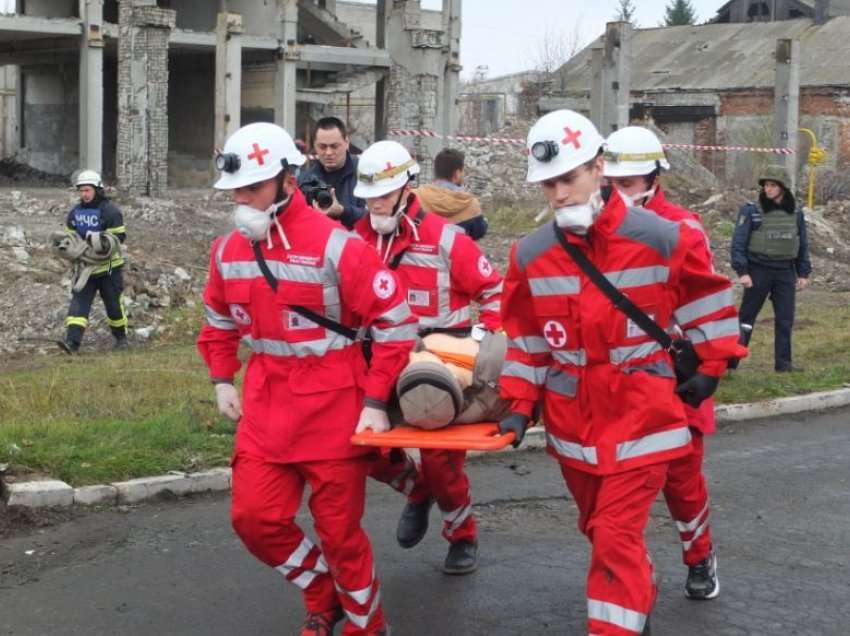 Ukraina i kërkon Kryqit të Kuq të mos hapë zyrë në Rusi