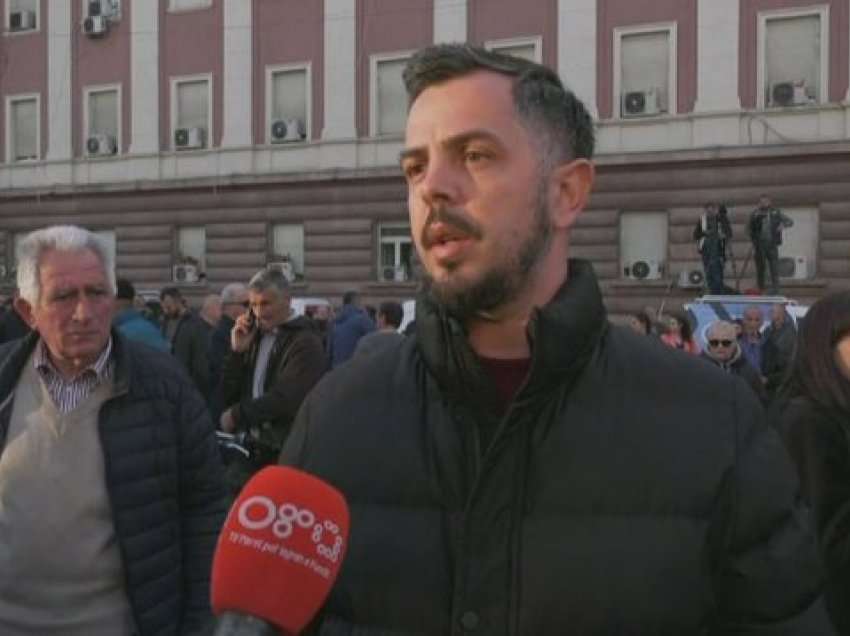 Protesta për rritjen e çmimeve, Qiraxhi: Të ndërrohet qeveria, duam zgjidhje të qëndrueshme