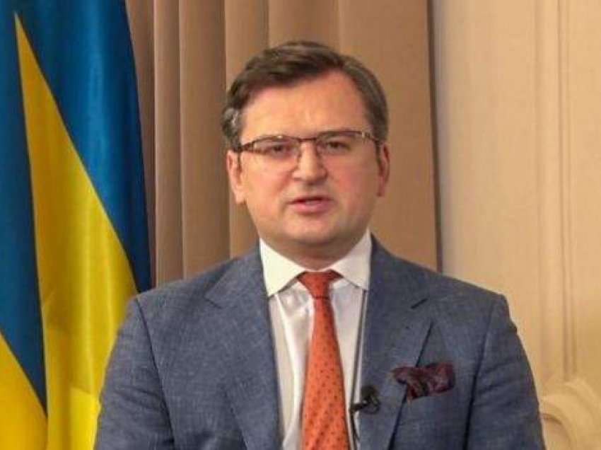 Bisedimet me Rusinë, ministri ukrainas paralajmëron për kujdes: Mos hani dhe mos pini asgjë