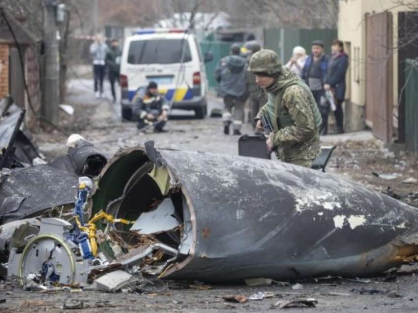 Rusia akuzohet për përdorimin e minave vdekjeprurëse - pasojat barten në shumë breza