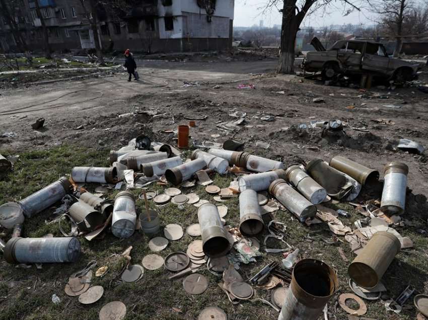 Mijëra ukrainas të bllokuar në Mariupol, Rusia dështon të mbajë premtimet për armëpushim