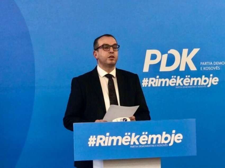 E përmendi Hashim Thaçin, PDK-ja i reagon ashpër Haki Abazit