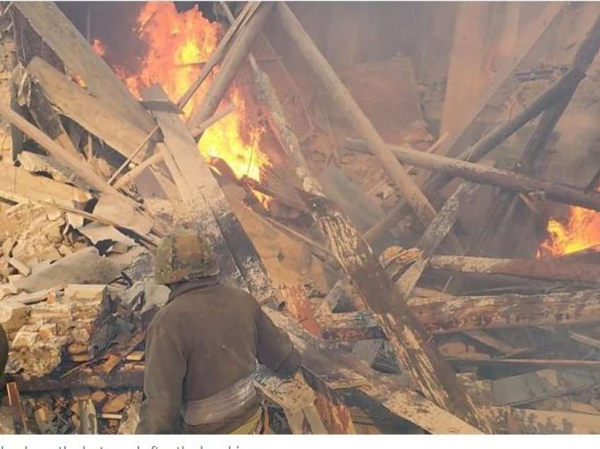 Zelensky: 60 persona u vranë pasi bomba goditi shkollën