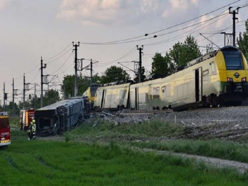 Vjenë:  Treni del nga binarët, vdes një person