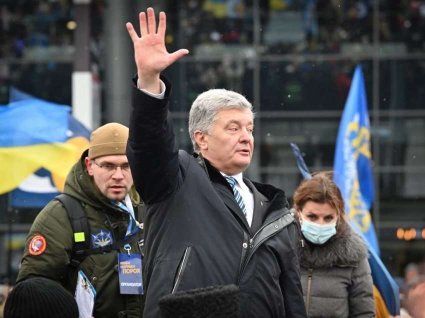 Ish-presidenti ukrainas Poroshenko: Parada dëshmi se Putin është plotësisht i marrë