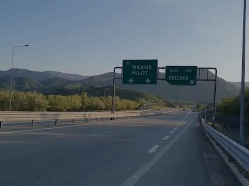 Me shpejtësi deri në 192 km/h në Rrugën e Kombit/ Pezullohen 60 patenta brenda dy orësh, policia bën “kërdinë” me gjoba