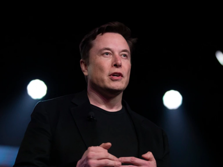 Elon Musk: Marrëveshja për blerjen e Twitter-it, “përkohësisht në pritje”