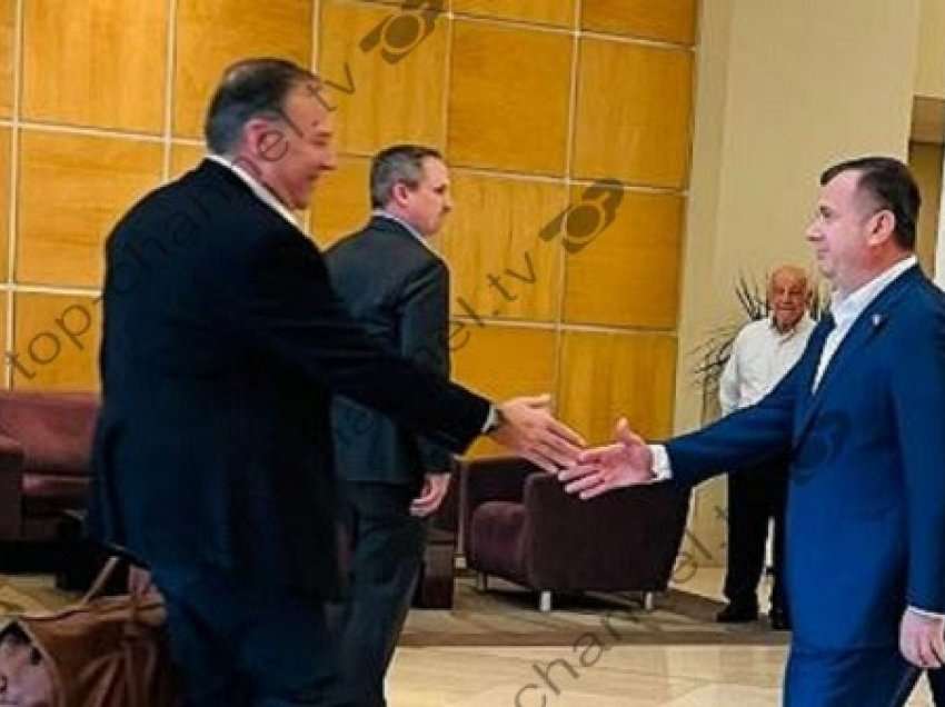 ​Pompeo mbërrin në Tiranë