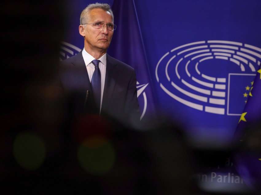 Stoltenberg do të takohet me ambasadorët finlandez dhe suedez