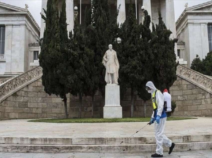 ​Greqia heq maskat nga 1 qershori deri më 15 shtator